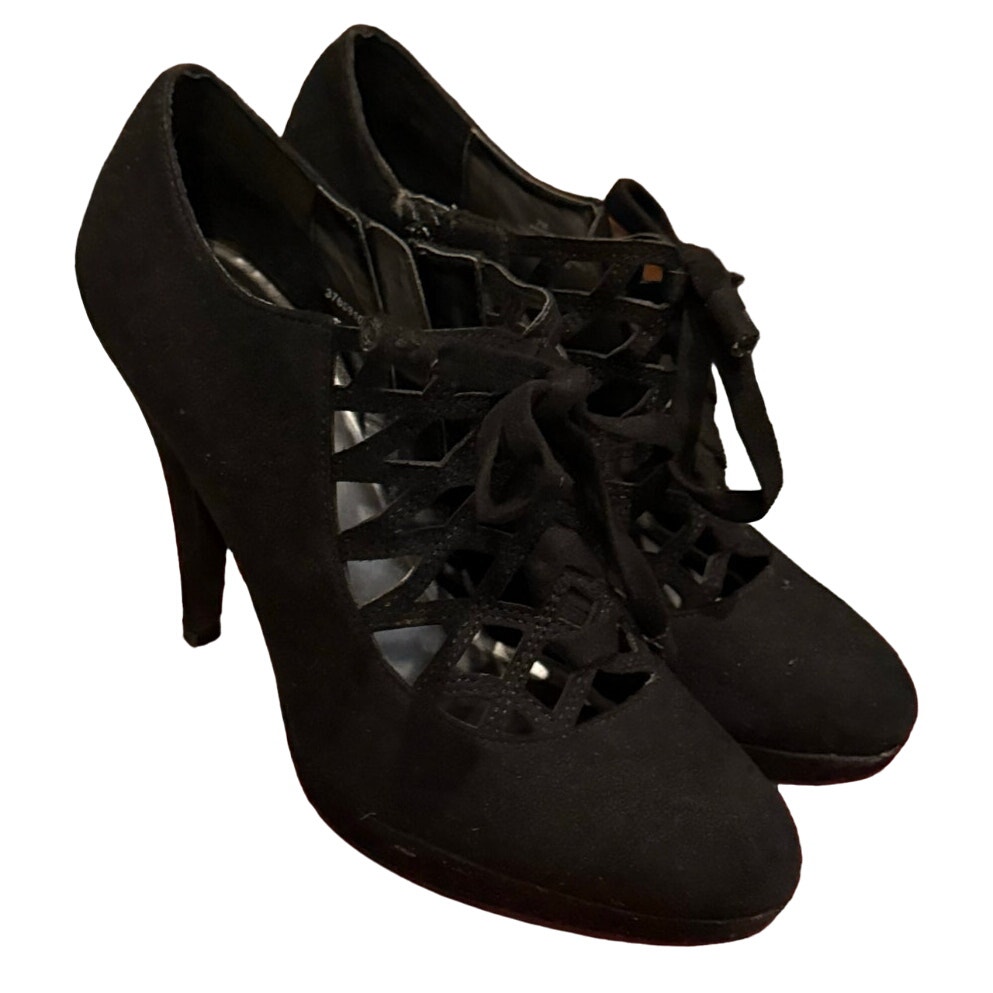 Impo Suede Heels Cut Out Pumps Womens Sz 7 Black